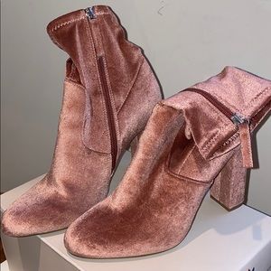 Size 9 pink Steve Madden boots